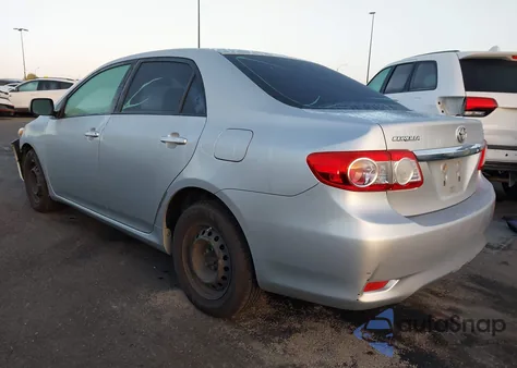 2011 Toyota Corolla Le z USA, uszkodzony, nr VIN JTDBU4EE5BJ095161